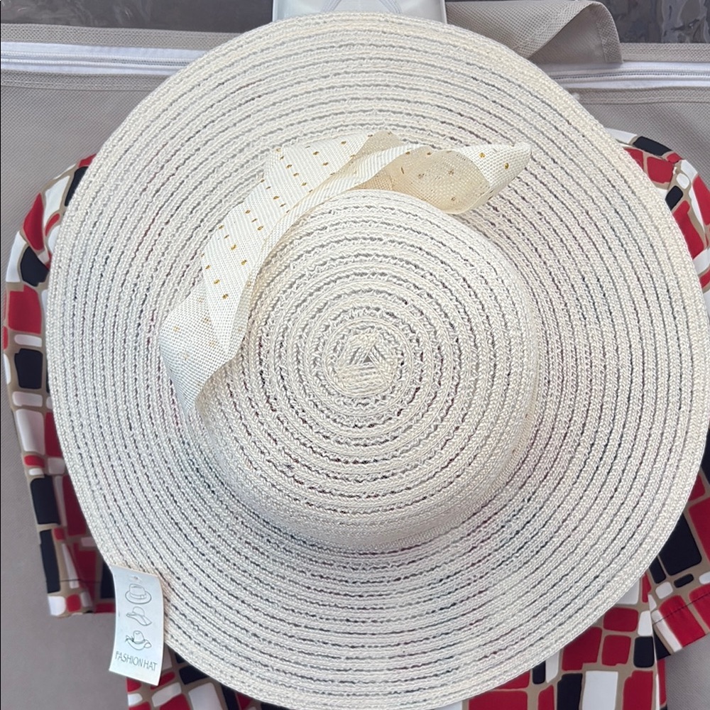 Chic Cream Sun Hat with Bow
